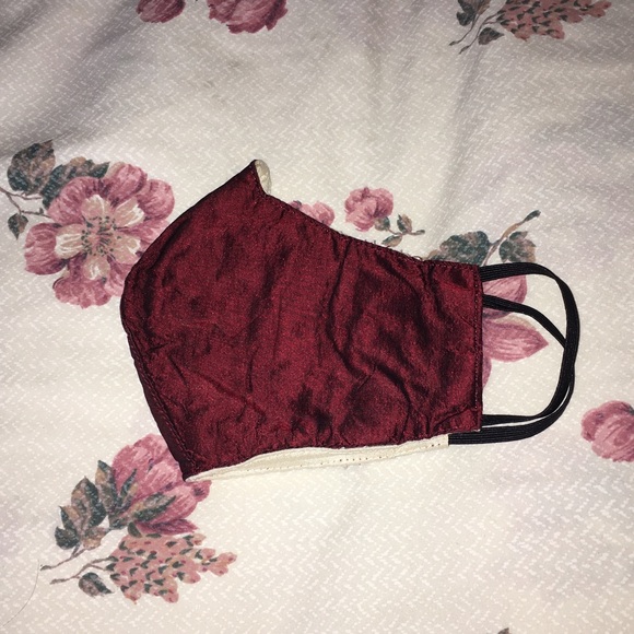 Silk face mask: reversible red gold with pocket - Picture 3 of 8